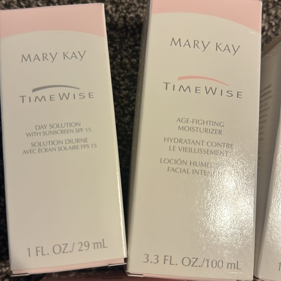 Huge Lot Mary Kay Time Wise products 5 pc. NIB - Picture 2 of 4